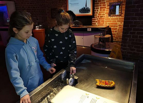 Grafika 30: Edukacyjna wyprawa do Hewelianum! 