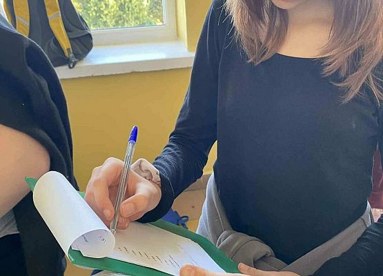 Grafika 5: Szkolny Plebiscyt na Młodzieżowe Słowo Roku 2025 - ankieta