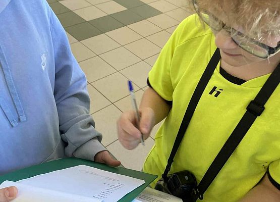 Grafika 13: Szkolny Plebiscyt na Młodzieżowe Słowo Roku 2025 - ankieta