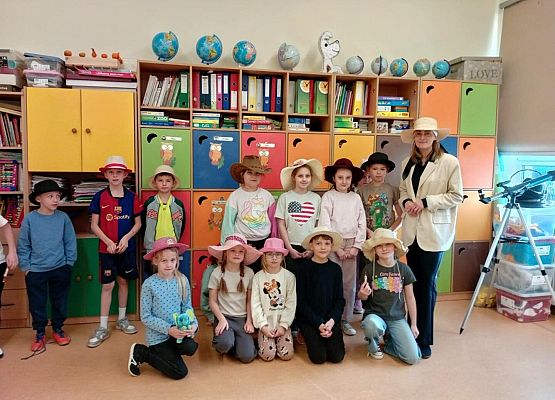Grafika 10: Obchody Dnia Kapelusza w SP Wicko