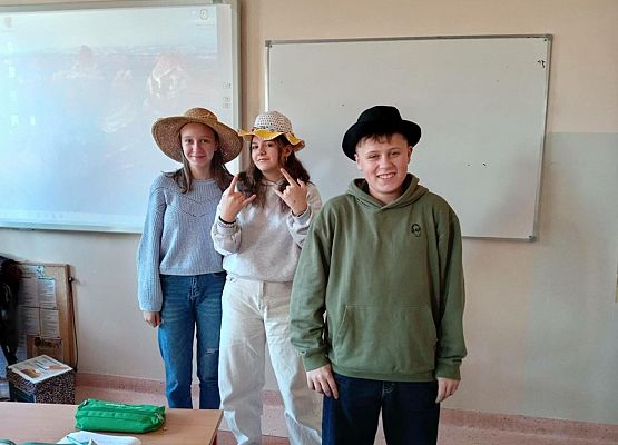 Grafika 11: Obchody Dnia Kapelusza w SP Wicko