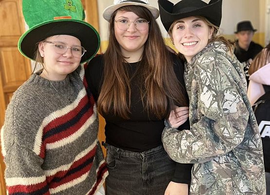 Grafika 1: Obchody Dnia Kapelusza w SP Wicko