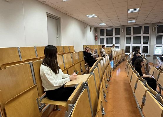 Grafika 3: Anna Wrońska i Antoni Szyca z kl. VIIA wyróżnieni w Wojewódzkim Konkursie Historycznym