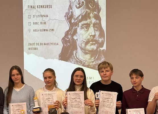 Grafika 7: Anna Wrońska i Antoni Szyca z kl. VIIA wyróżnieni w Wojewódzkim Konkursie Historycznym