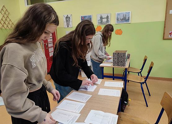 Grafika 2: Szkolny Plebiscyt na Młodzieżowe Słowo Roku 2025 rozstrzygnięty!