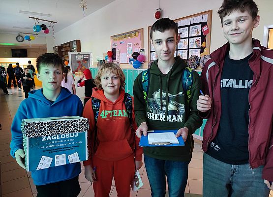 Grafika 1: Szkolny Plebiscyt na Młodzieżowe Słowo Roku 2025 rozstrzygnięty!