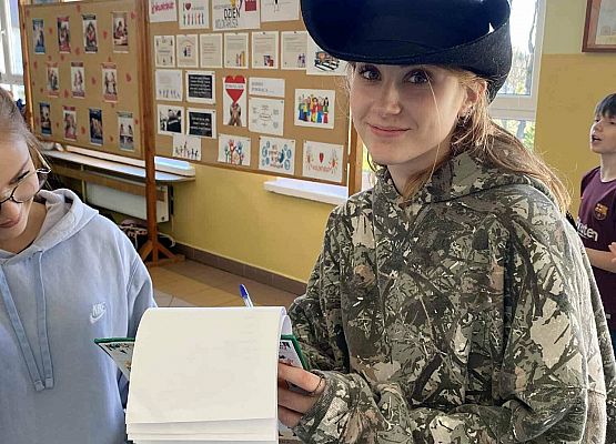 Grafika 19: Szkolny Plebiscyt na Młodzieżowe Słowo Roku 2025 rozstrzygnięty!