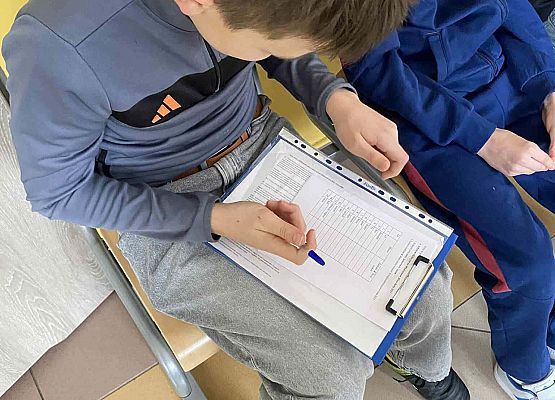 Grafika 14: Szkolny Plebiscyt na Młodzieżowe Słowo Roku 2025 rozstrzygnięty!