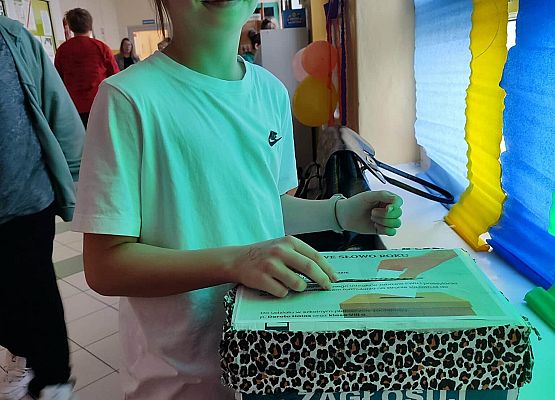 Grafika 38: Szkolny Plebiscyt na Młodzieżowe Słowo Roku 2025 rozstrzygnięty!