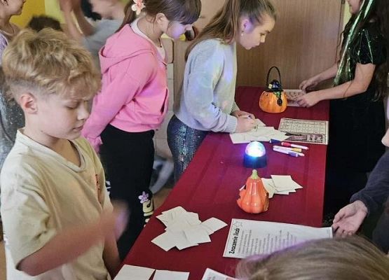 Grafika 4: Andrzejki klas I–III w Szkole Podstawowej w Wicku