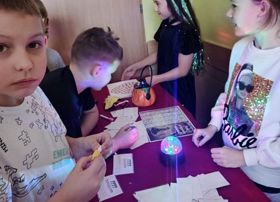 Grafika 27: Andrzejki klas I–III w Szkole Podstawowej w Wicku