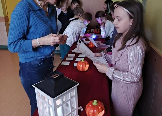 Grafika 31: Andrzejki klas I–III w Szkole Podstawowej w Wicku