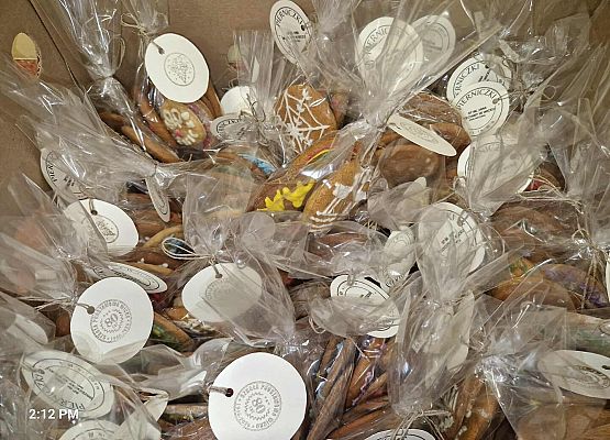 Grafika 2: Przygotowania do naszego Rodzinnego Kiermaszu Świątecznego