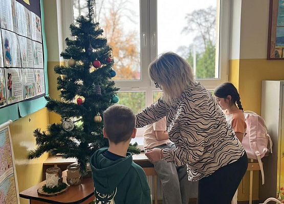 Grafika 4: Przygotowania do naszego Rodzinnego Kiermaszu Świątecznego