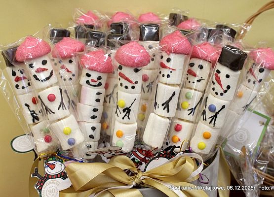 Grafika 3: Rodzinny Kiermasz Świąteczny - Wesołych Mikołajek - fotorelacja z imprezy, cz. I