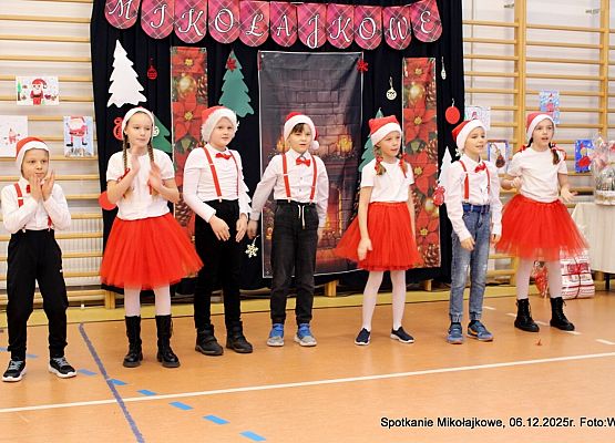 Grafika 16: Rodzinny Kiermasz Świąteczny - Wesołych Mikołajek - fotorelacja z imprezy, cz. I