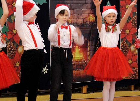 Grafika 17: Rodzinny Kiermasz Świąteczny - Wesołych Mikołajek - fotorelacja z imprezy, cz. I