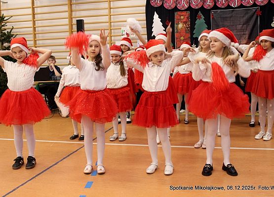 Grafika 29: Rodzinny Kiermasz Świąteczny - Wesołych Mikołajek - fotorelacja z imprezy, cz. I