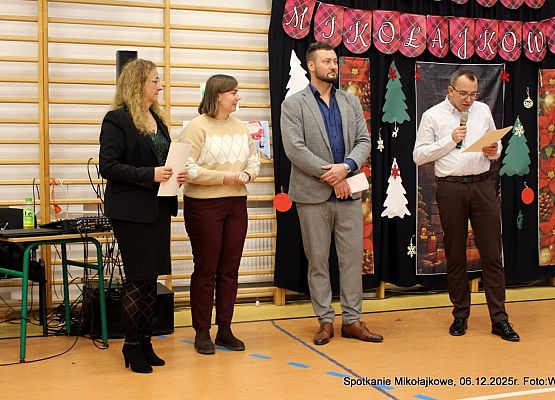 Grafika 43: Rodzinny Kiermasz Świąteczny - Wesołych Mikołajek - fotorelacja z imprezy, cz. I