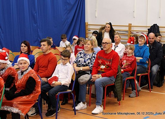 Grafika 18: Rodzinny Kiermasz Świąteczny - Wesołych Mikołajek - fotorelacja z imprezy, cz. II