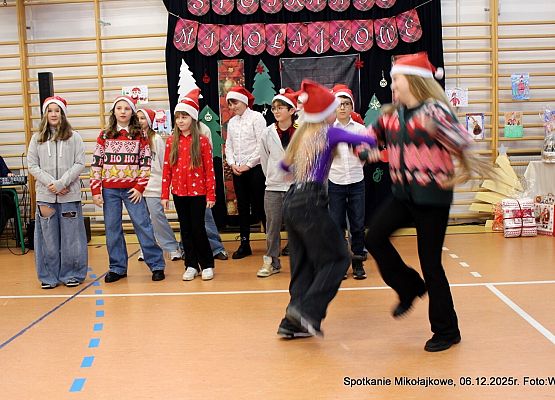 Grafika 32: Rodzinny Kiermasz Świąteczny - Wesołych Mikołajek - fotorelacja z imprezy, cz. II