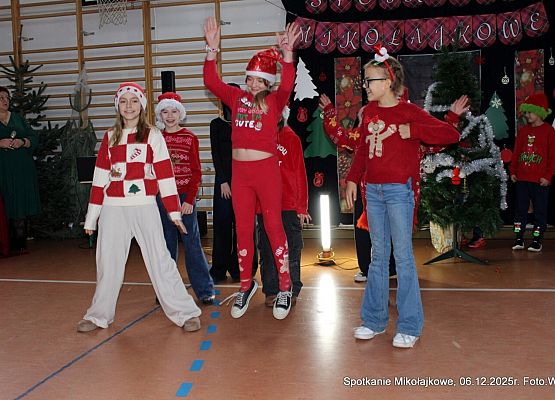 Grafika 45: Rodzinny Kiermasz Świąteczny - Wesołych Mikołajek - fotorelacja z imprezy, cz. II