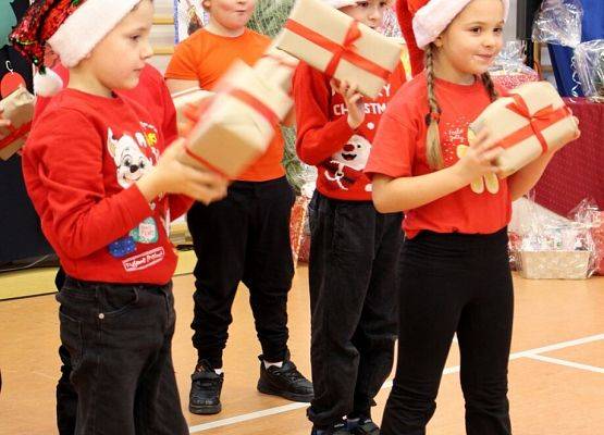 Grafika 29: Rodzinny Kiermasz Świąteczny - Wesołych Mikołajek - fotorelacja z imprezy, cz. III