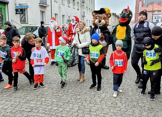 Grafika 1: Kolejny udany start w Biegu Mikołajkowym w Lęborku