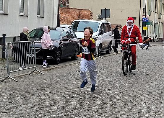 Grafika 3: Kolejny udany start w Biegu Mikołajkowym w Lęborku