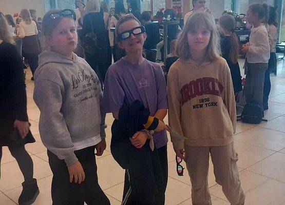 Grafika 21: Wyjazd uczniów klas piątych i szóstych SP Wicko do Teatru Muzycznego w Gdyni