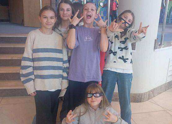 Grafika 25: Wyjazd uczniów klas piątych i szóstych SP Wicko do Teatru Muzycznego w Gdyni