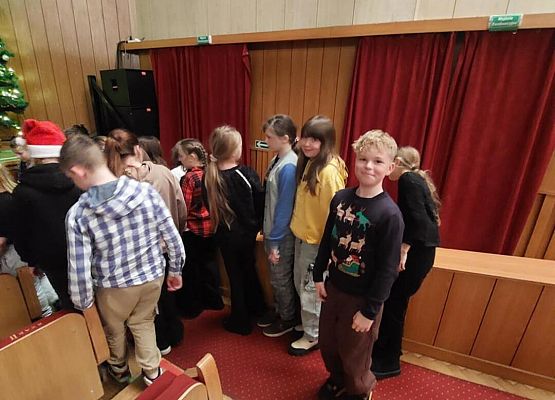 Grafika 3: Wyjazd klas piątych do słupskiej filharmonii