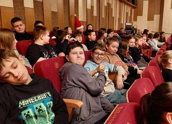 Grafika 5: Wyjazd klas piątych do słupskiej filharmonii