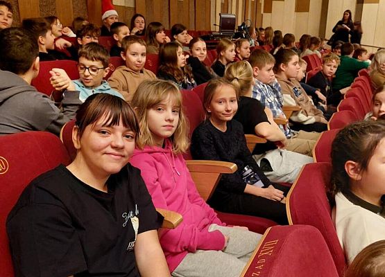 Grafika 6: Wyjazd klas piątych do słupskiej filharmonii