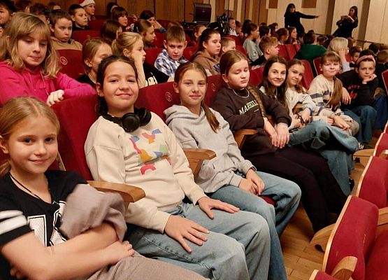 Grafika 10: Wyjazd klas piątych do słupskiej filharmonii