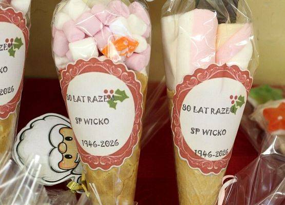 Grafika 3: 1. Fotorelacja z Rodzinnego Kiermaszu Świątecznego, 6 grudnia 2025, cz. I