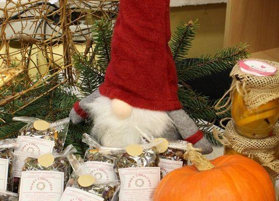 Grafika 5: 1. Fotorelacja z Rodzinnego Kiermaszu Świątecznego, 6 grudnia 2025, cz. I