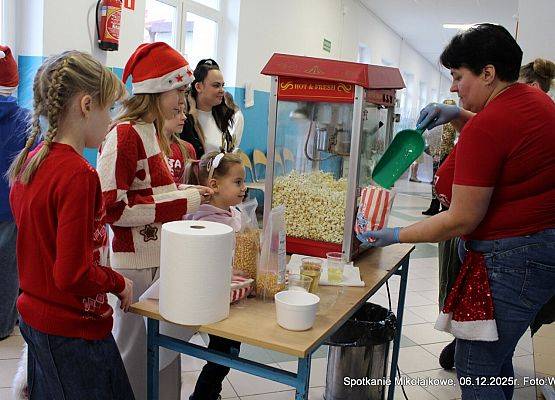 Grafika 9: 2. Fotorelacja z Rodzinnego Kiermaszu Świątecznego, 6 grudnia 2025, cz. II