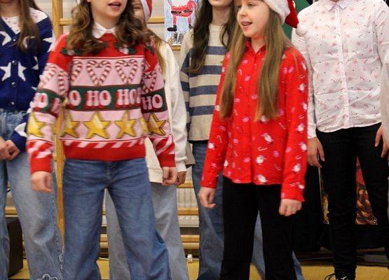 Grafika 35: 2. Fotorelacja z Rodzinnego Kiermaszu Świątecznego, 6 grudnia 2025, cz. II