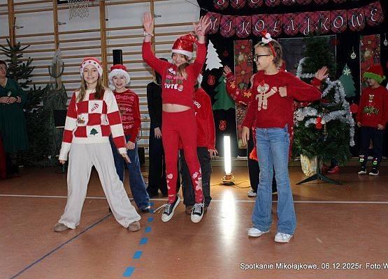 Grafika 45: 2. Fotorelacja z Rodzinnego Kiermaszu Świątecznego, 6 grudnia 2025, cz. II