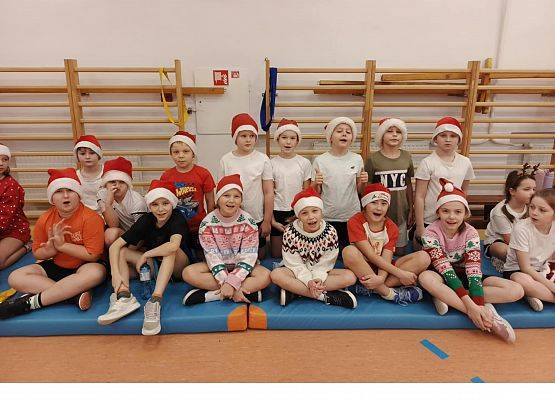 Grafika 32: Turniej Mikołajkowy dla uczniów klas I–III