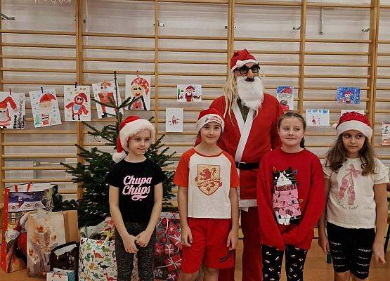 Grafika 42: Turniej Mikołajkowy dla uczniów klas I–III