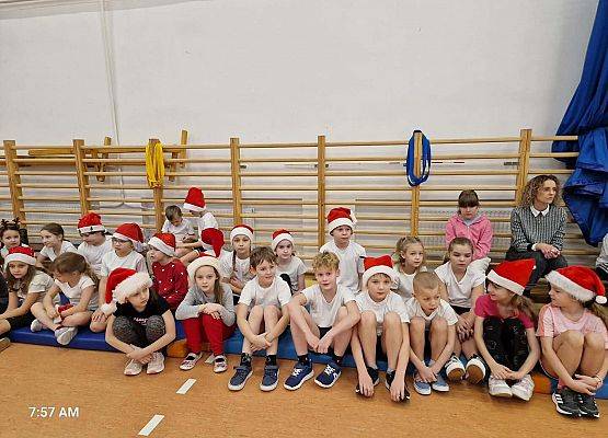 Grafika 44: Turniej Mikołajkowy dla uczniów klas I–III