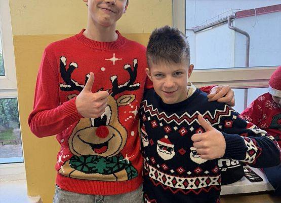 Grafika 14: Dzień Świątecznego Sweterka