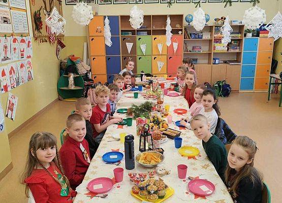 Grafika 31: Wigilie klasowe 2025