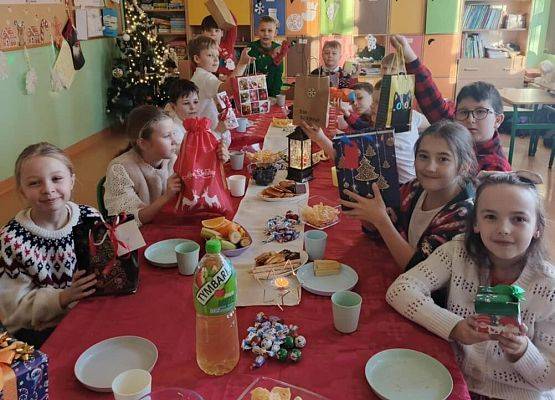 Grafika 41: Wigilie klasowe 2025