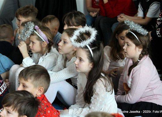Grafika 21: Szkolne jasełka
