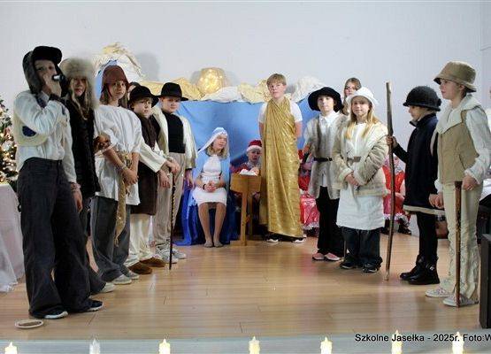 Grafika 25: Szkolne jasełka