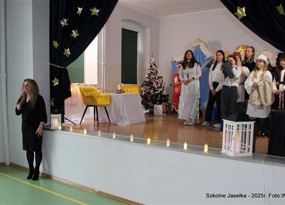 Grafika 45: Szkolne jasełka