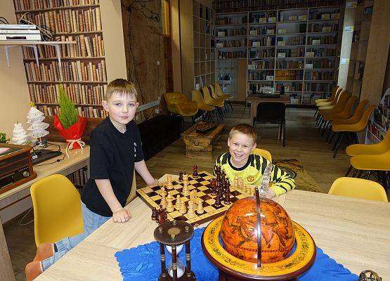 Grafika 3: Planszówki w szkolnej bibliotece - zajęcia z uczniami klas młodszych